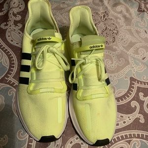 Adidas size 11 tennis shoes